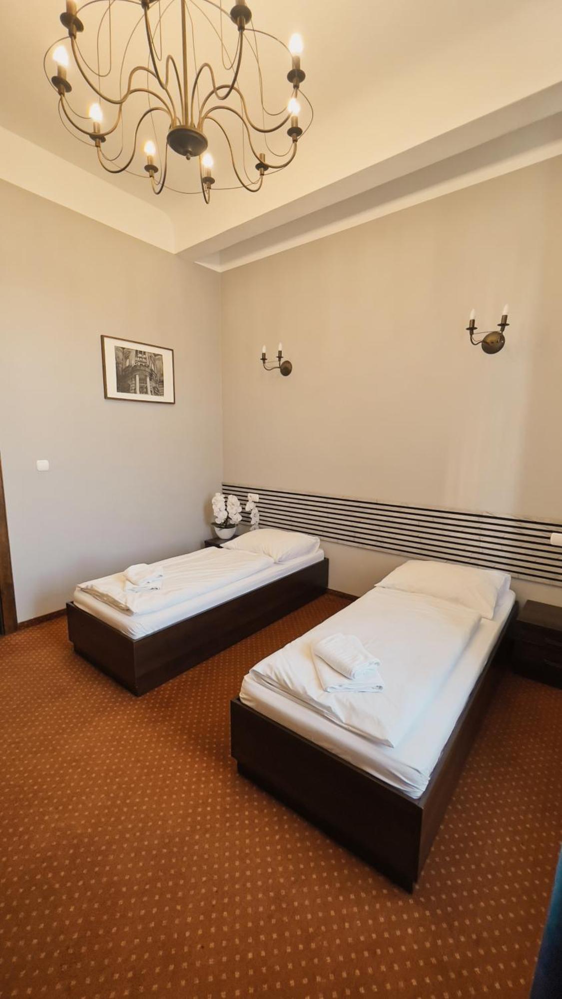Legnicki Browar Ksiazecy Hotel I Restauracja Legnica Exterior photo