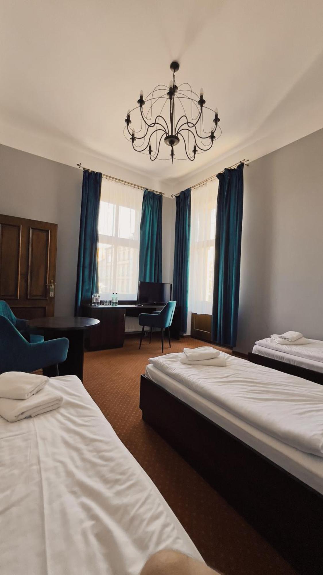Legnicki Browar Ksiazecy Hotel I Restauracja Legnica Exterior photo
