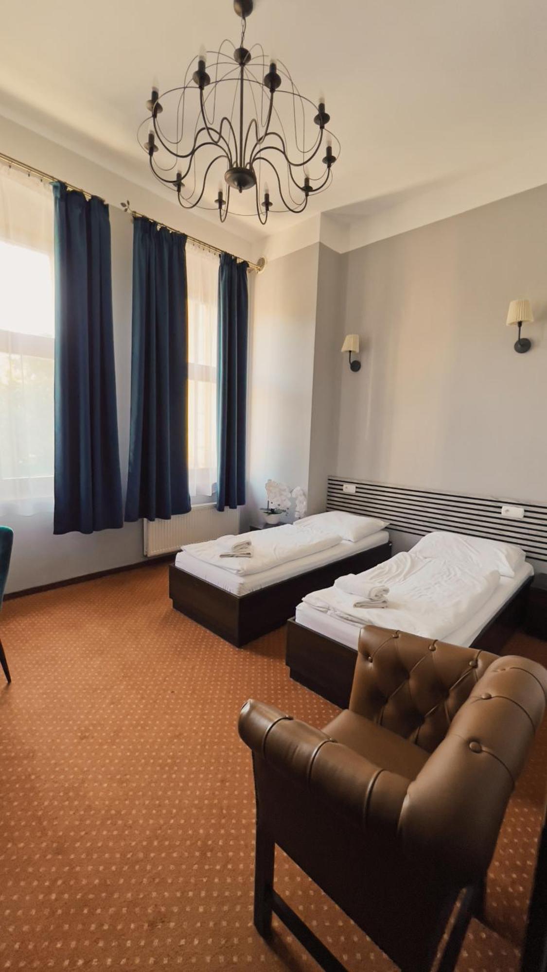Legnicki Browar Ksiazecy Hotel I Restauracja Legnica Exterior photo