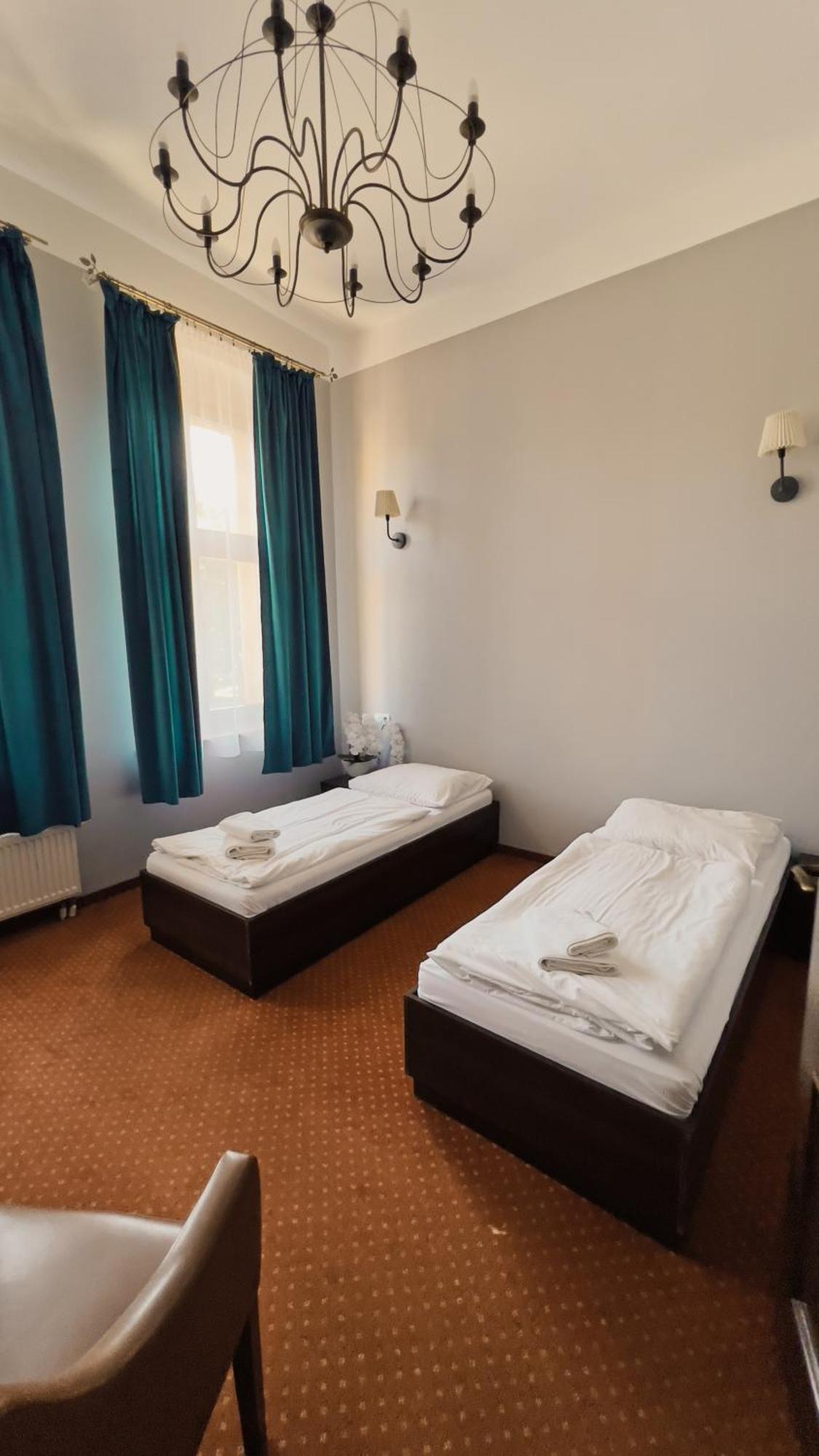 Legnicki Browar Ksiazecy Hotel I Restauracja Legnica Exterior photo