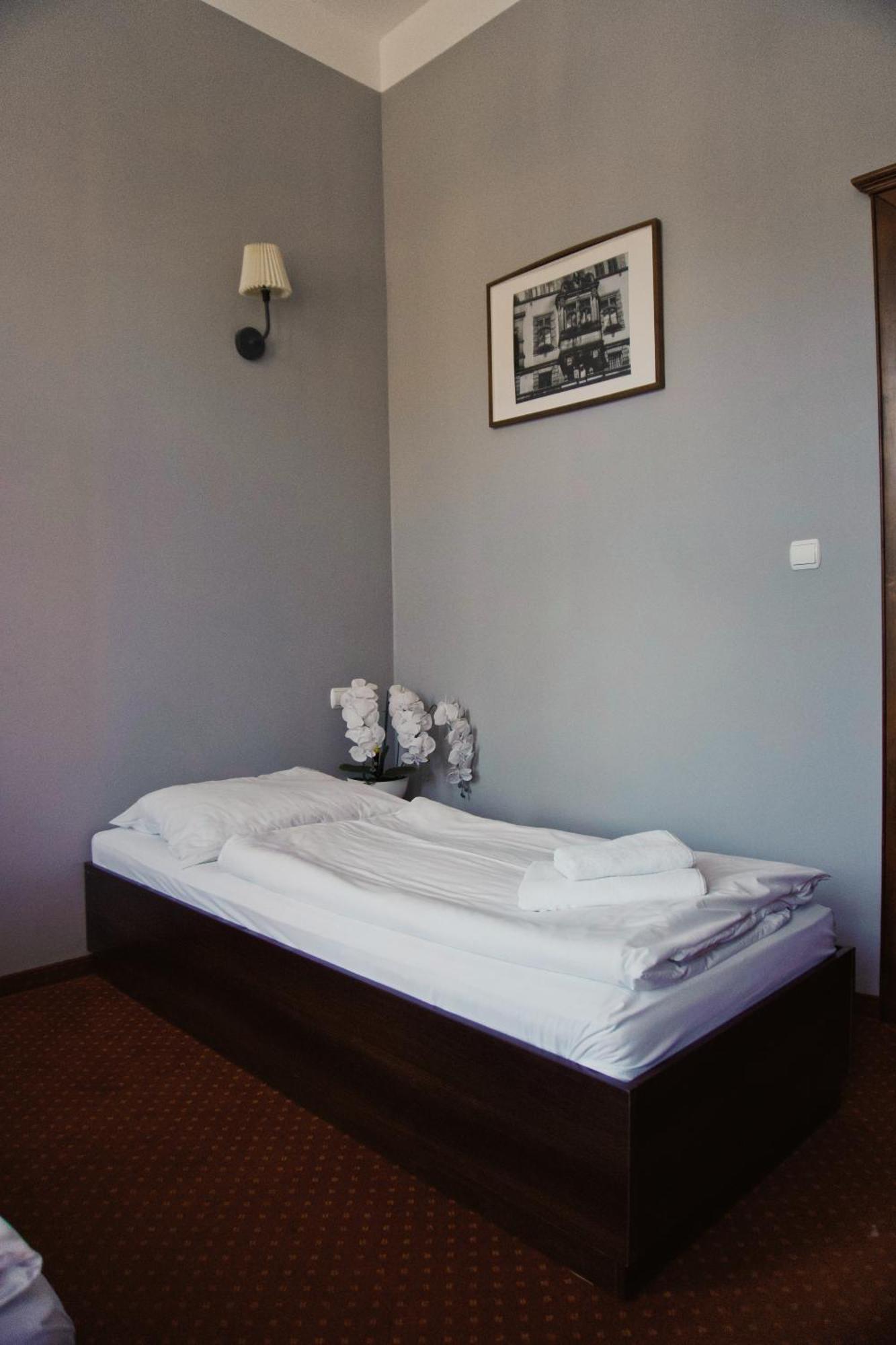 Legnicki Browar Ksiazecy Hotel I Restauracja Legnica Exterior photo